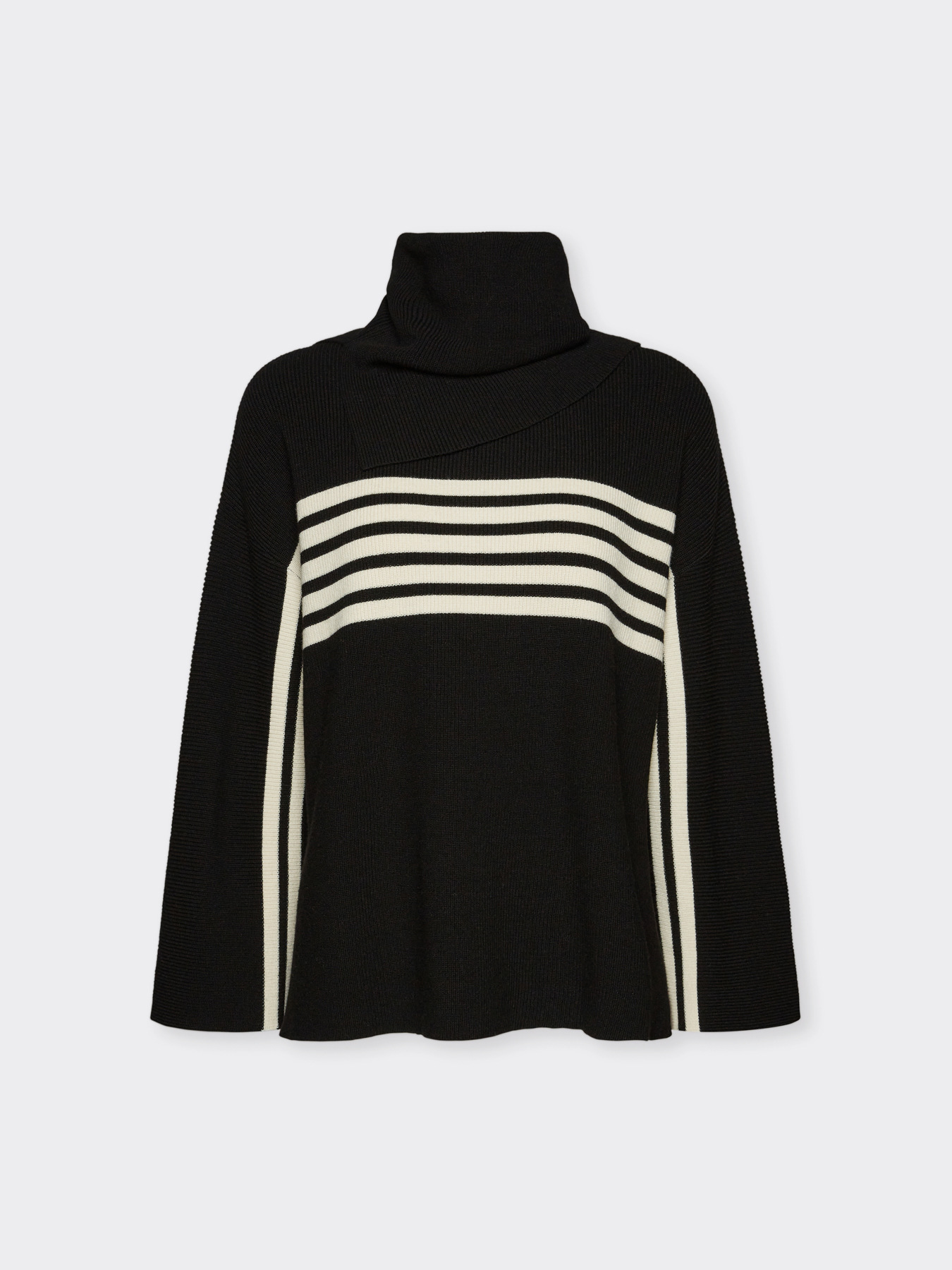 Sporty sweater with detachable collar image number 5