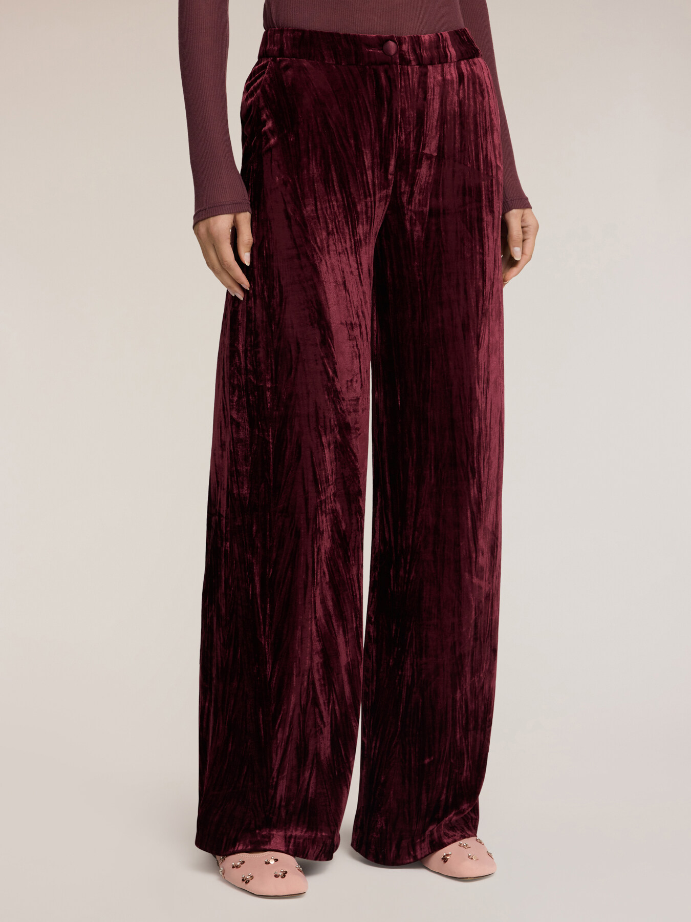 Palazzo pants in velvet with pleated effect image number 2