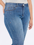 Cropped-Jeans mit Strassapplikationen image number 3