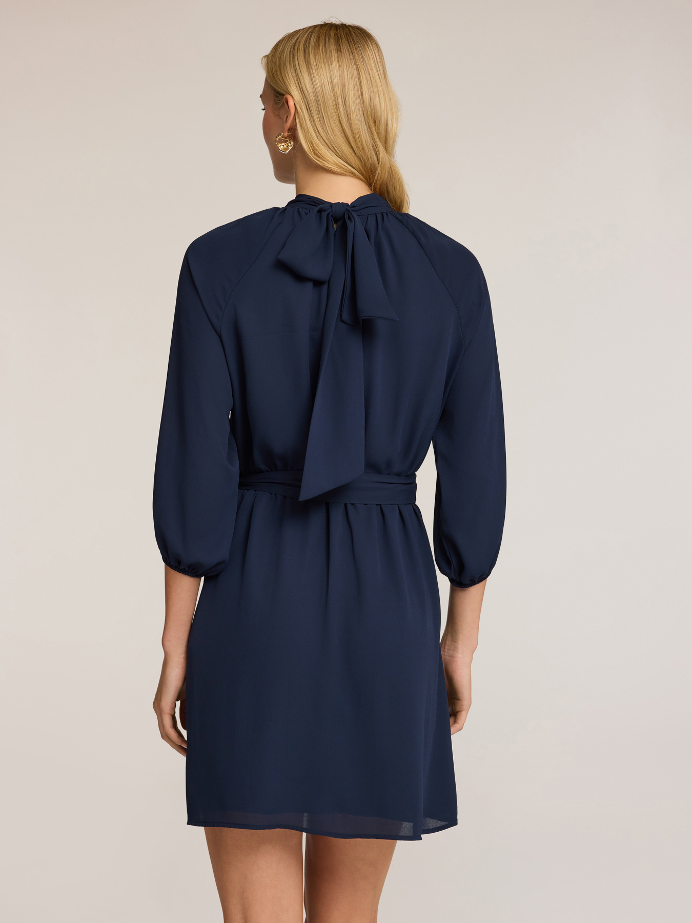 Flie&szlig;endes drapiertes Kleid image number 1