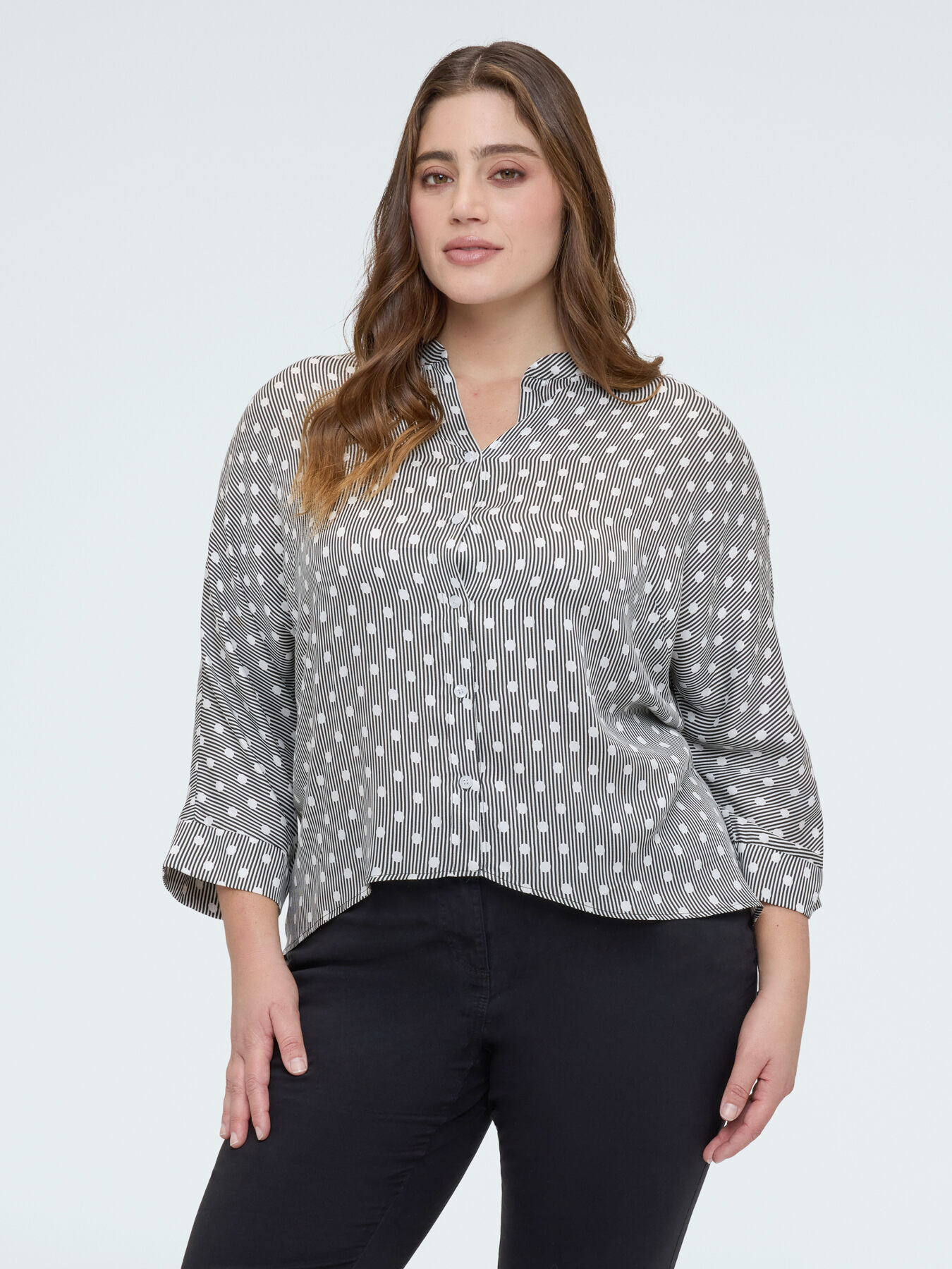 Gepunktete Bluse aus Viskose-Satin image number 0