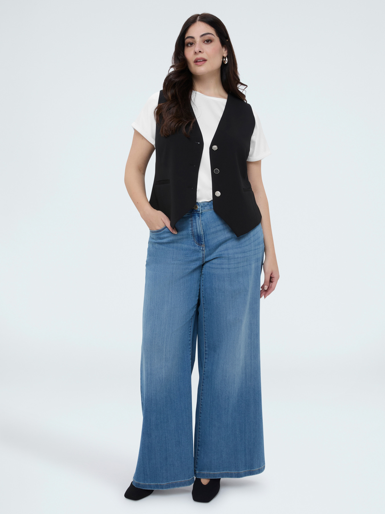 T-shirt bimaterica con scollo tondo image number 3