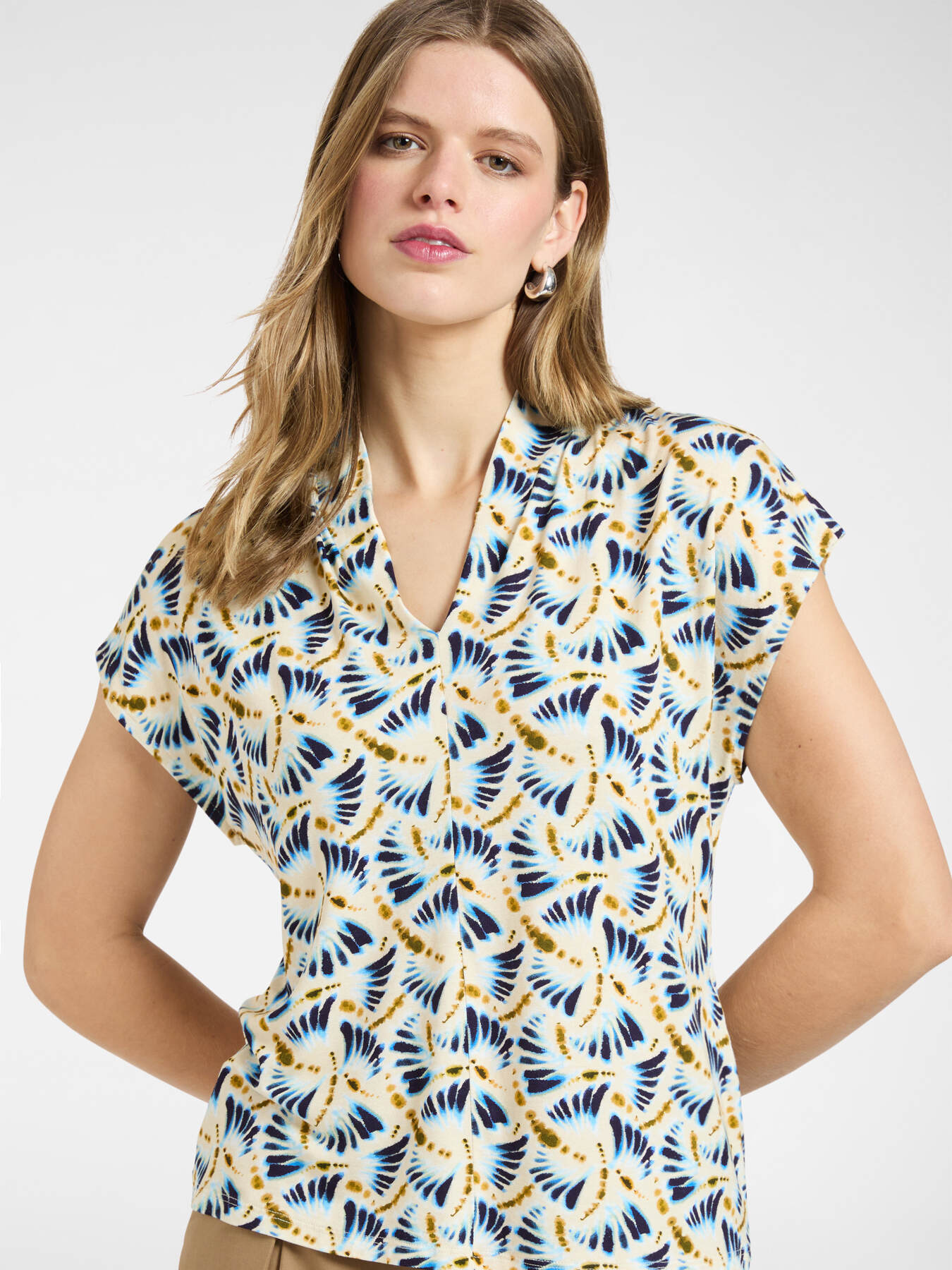 Printed V-neck T-shirt image number 0