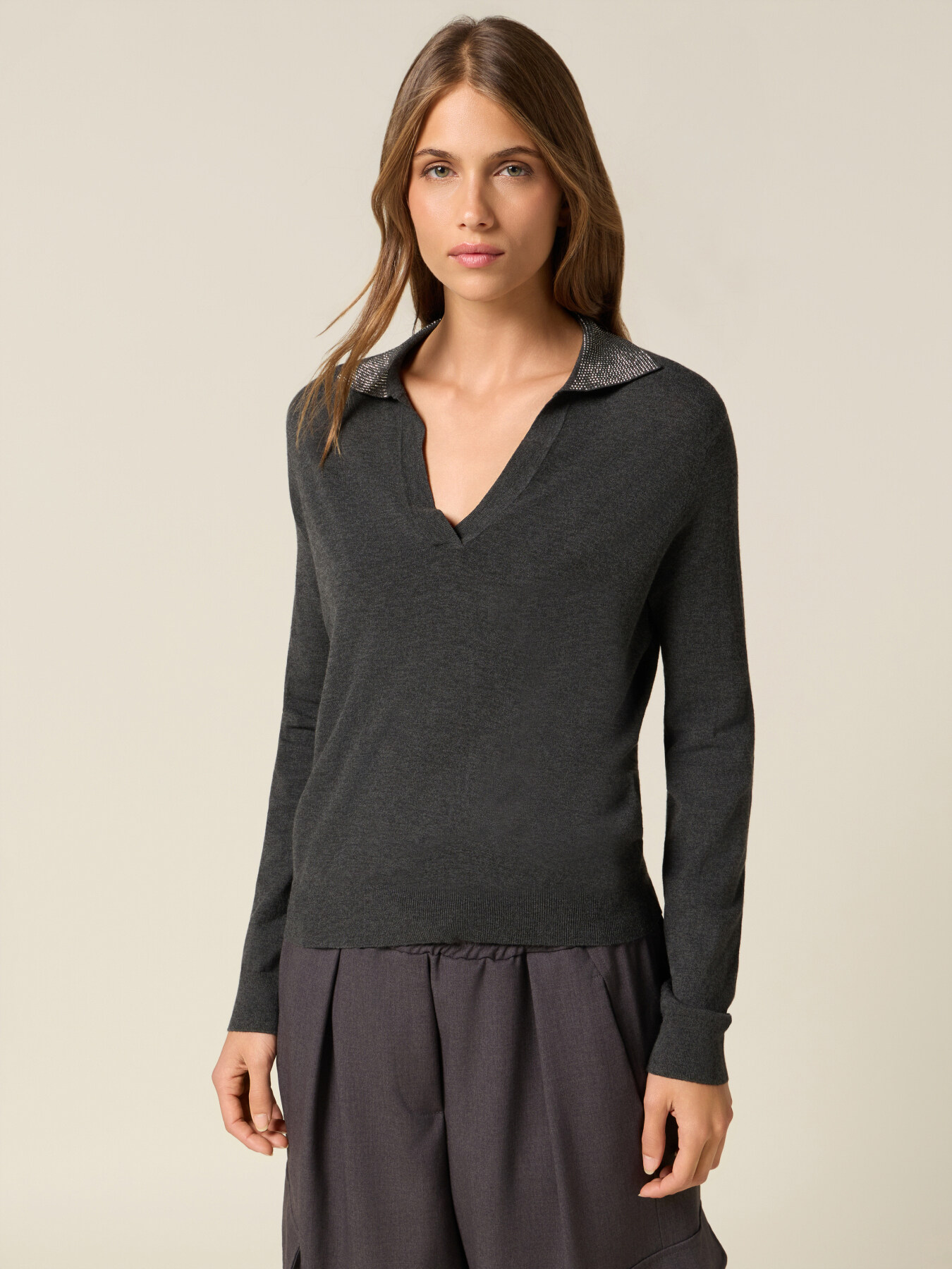 Pullover mit verziertem Kragen image number 0