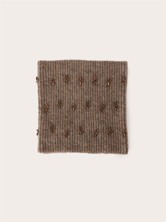 Fular tricotat cu pietre