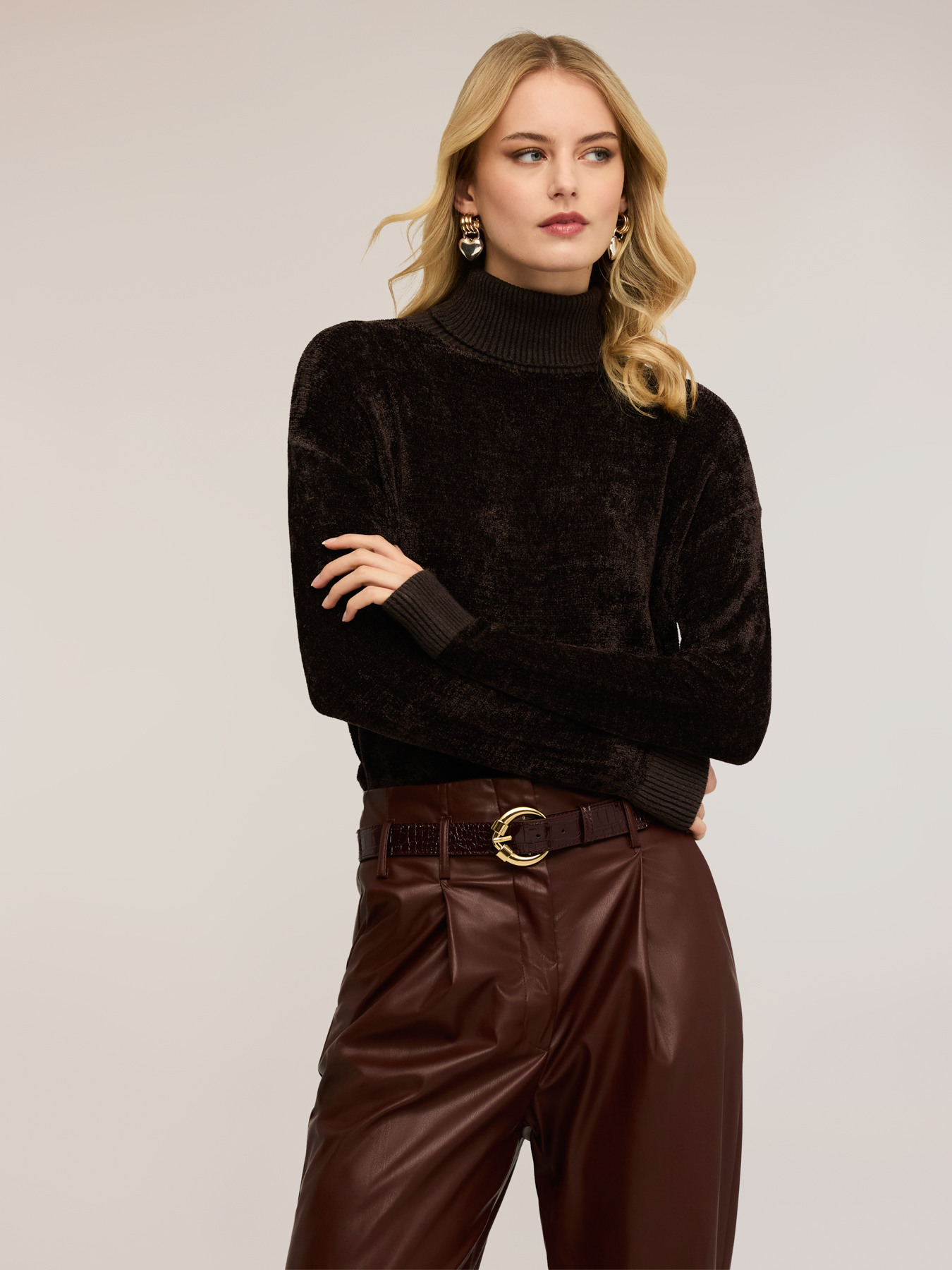 Chenille-Rollkragenpullover image number 0