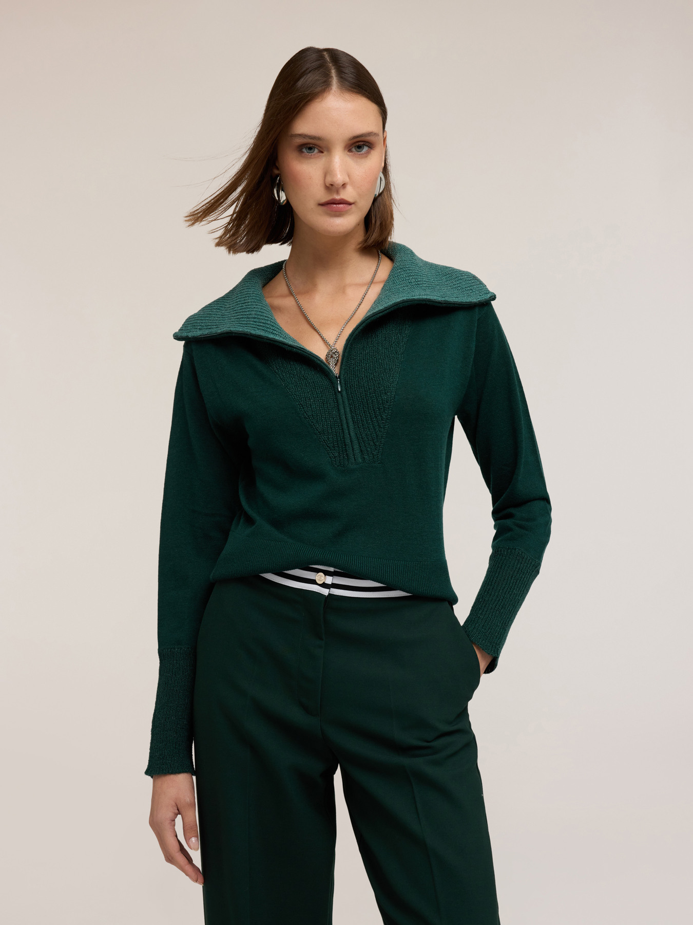 Mixed silk collar sweater image number 0