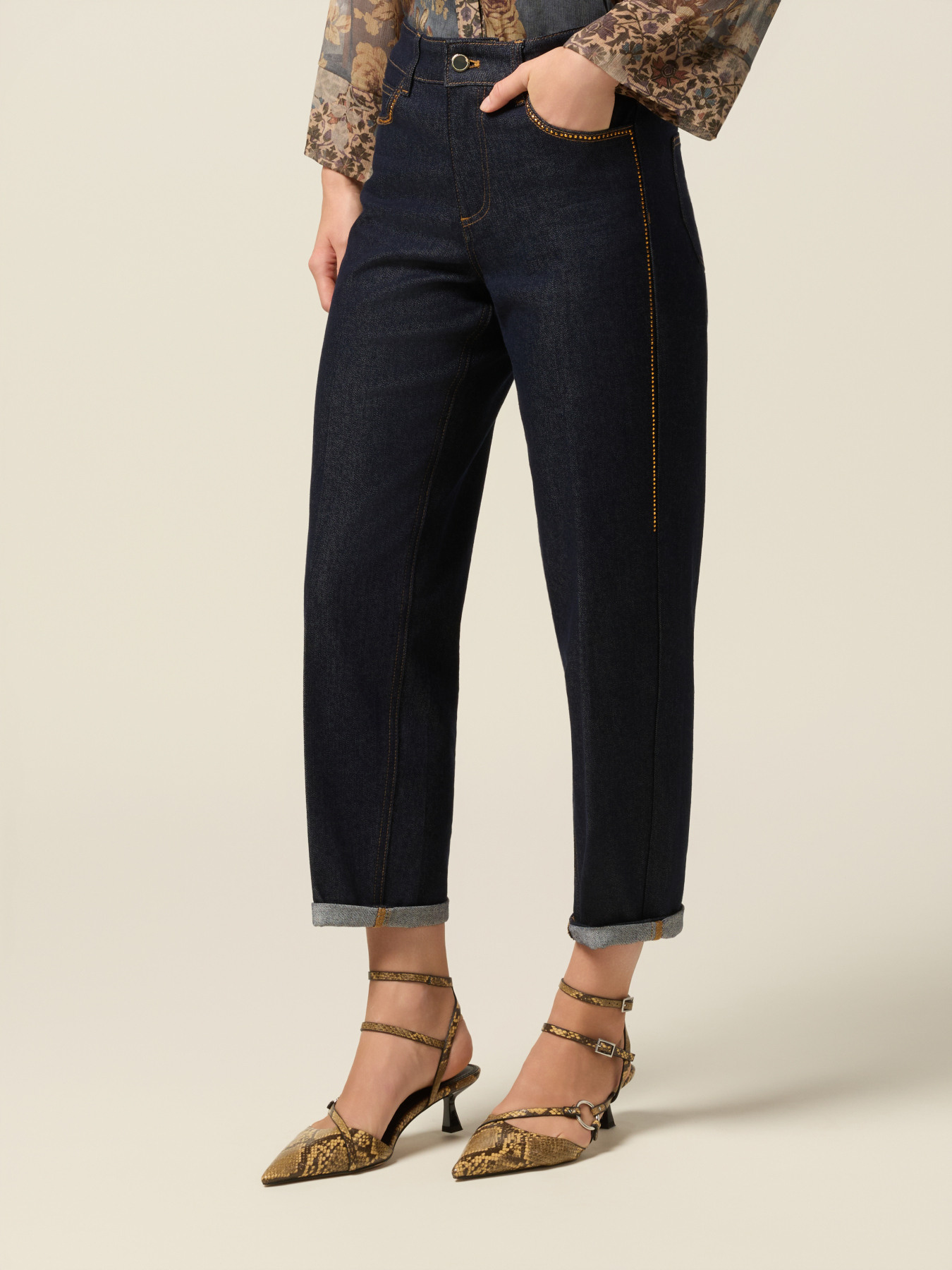 Jeans boyslim con strass image number 3