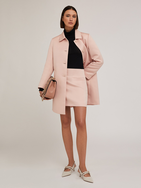 Jupe courte en satin duchesse