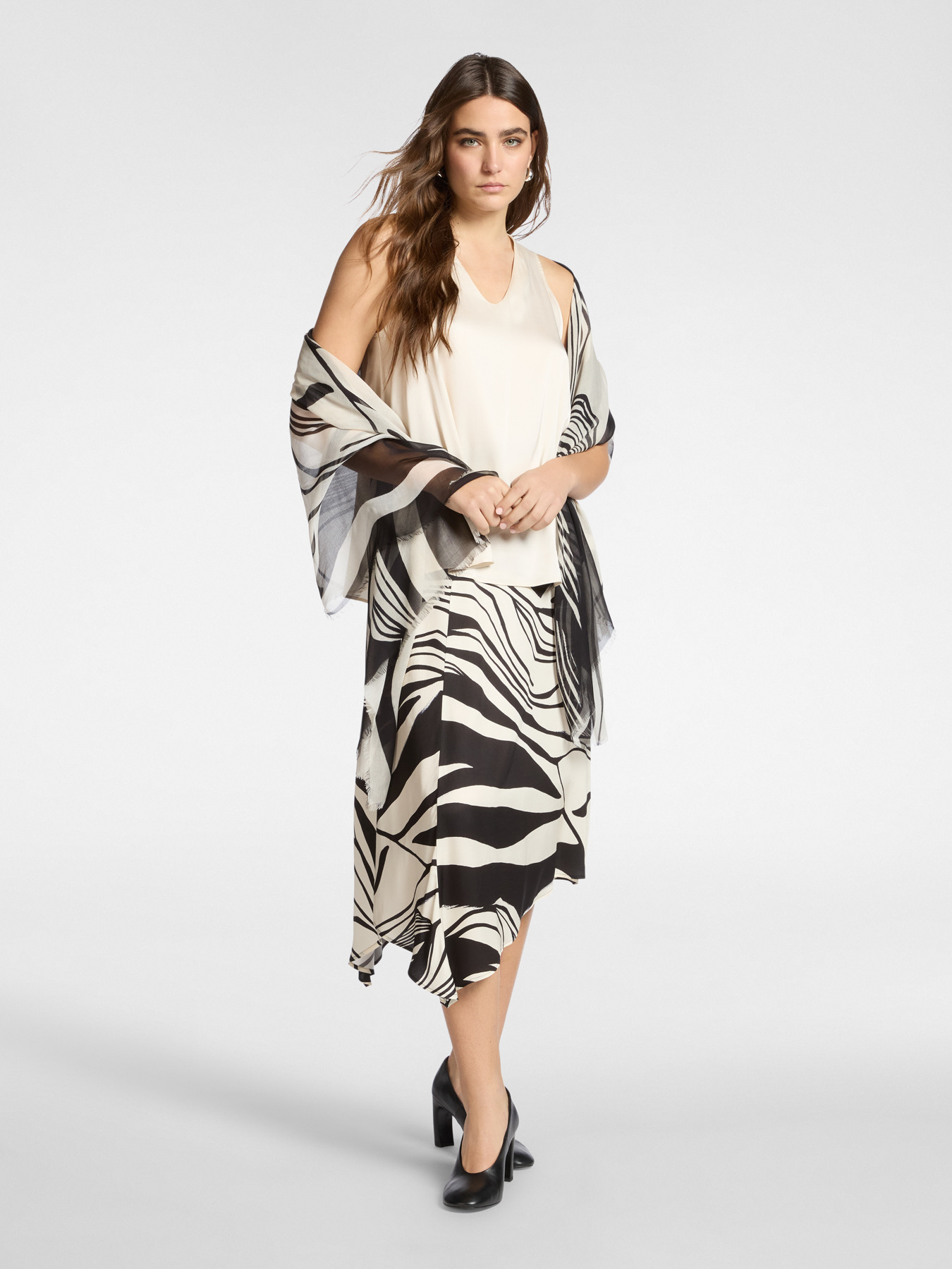Top de cetim viscose image number 3