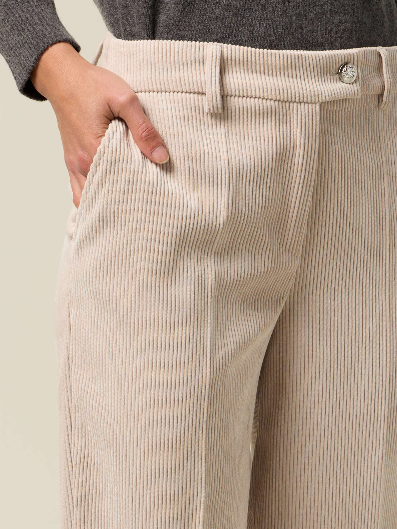 Pantalones palazzo de pana image number 2