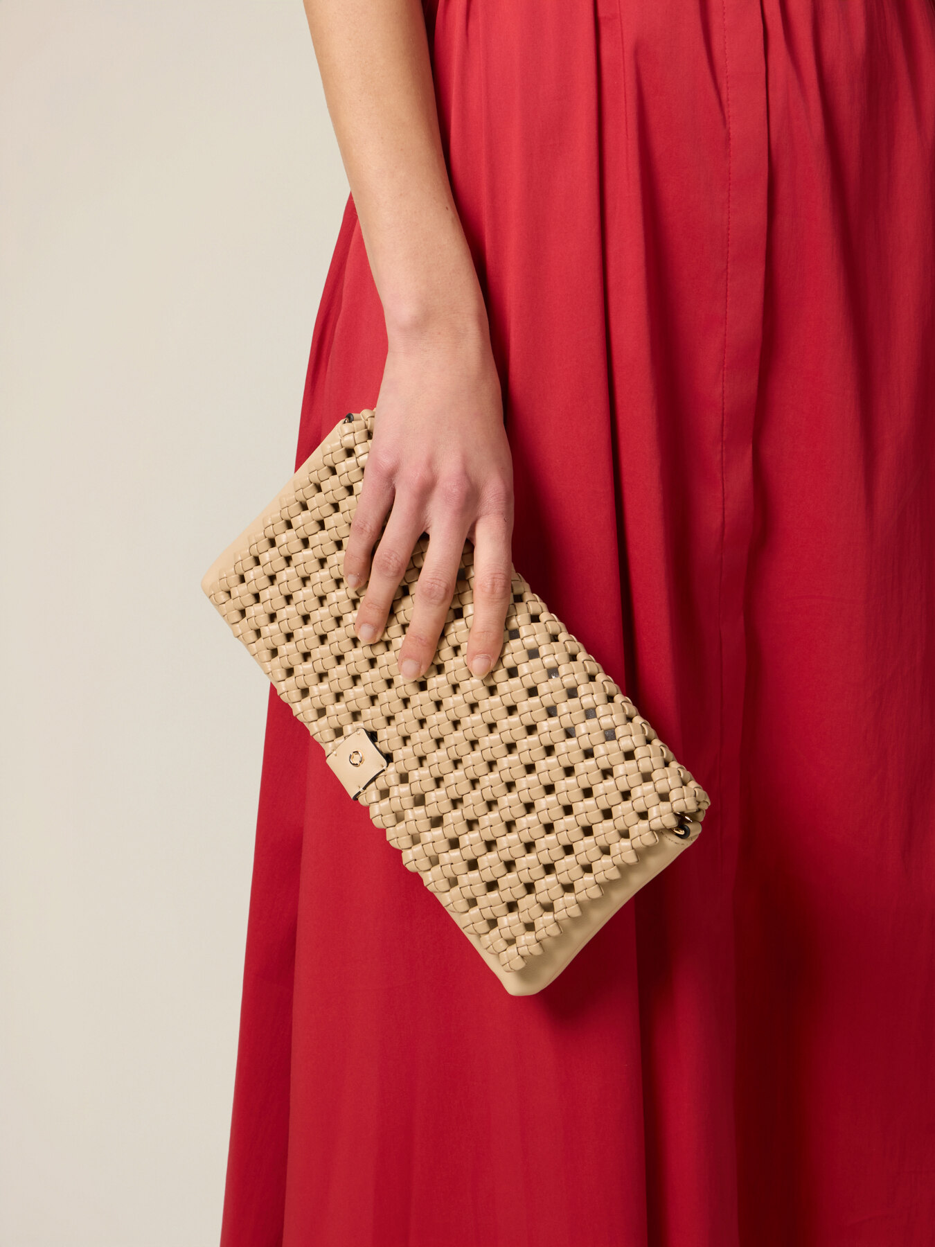 Woven clutch with metallic detail image number 0