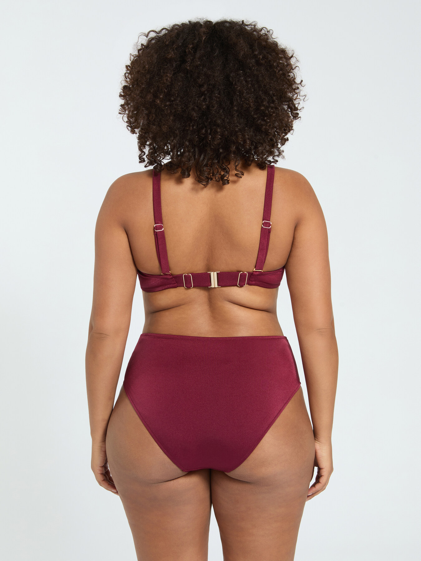 Bikini con tachuelas y motivo cut out image number 3