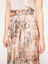 Satinwickelrock mit Animalier-Muster image number 2