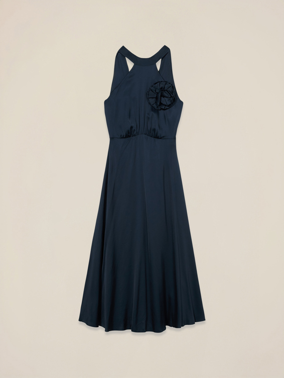 Long satin dress with flower