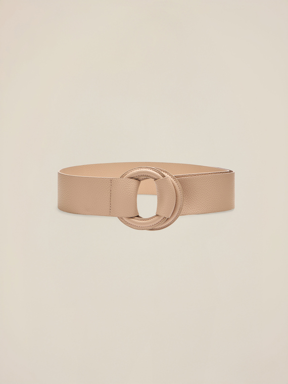 Belt with circular buckle