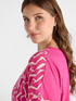 Camiseta cuadrada con estampado frontal image number 3