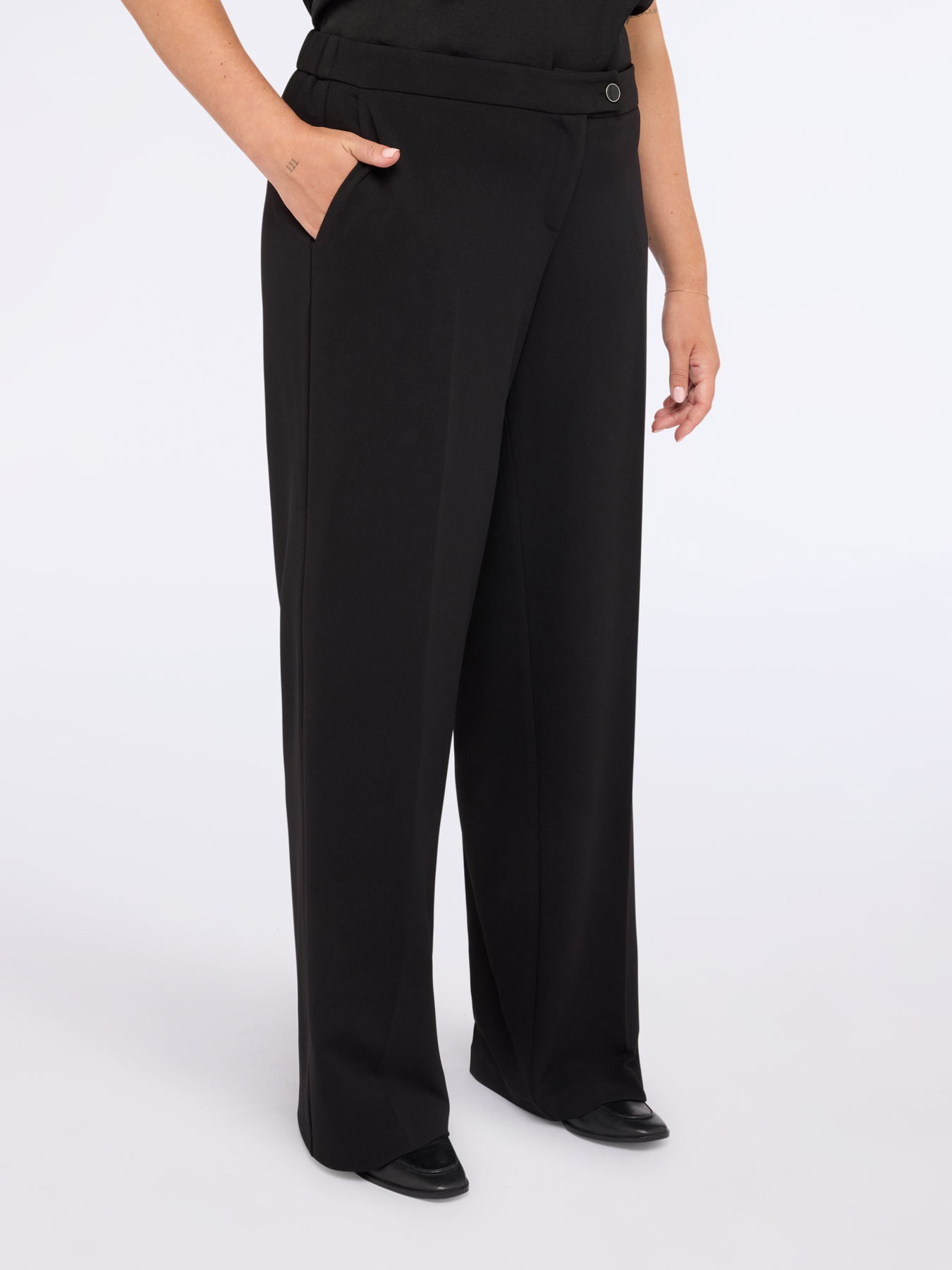 Pantaloni wide leg in tessuto stretch image number 2