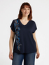 T-Shirt mit Stickerei im Bandanastil image number 0