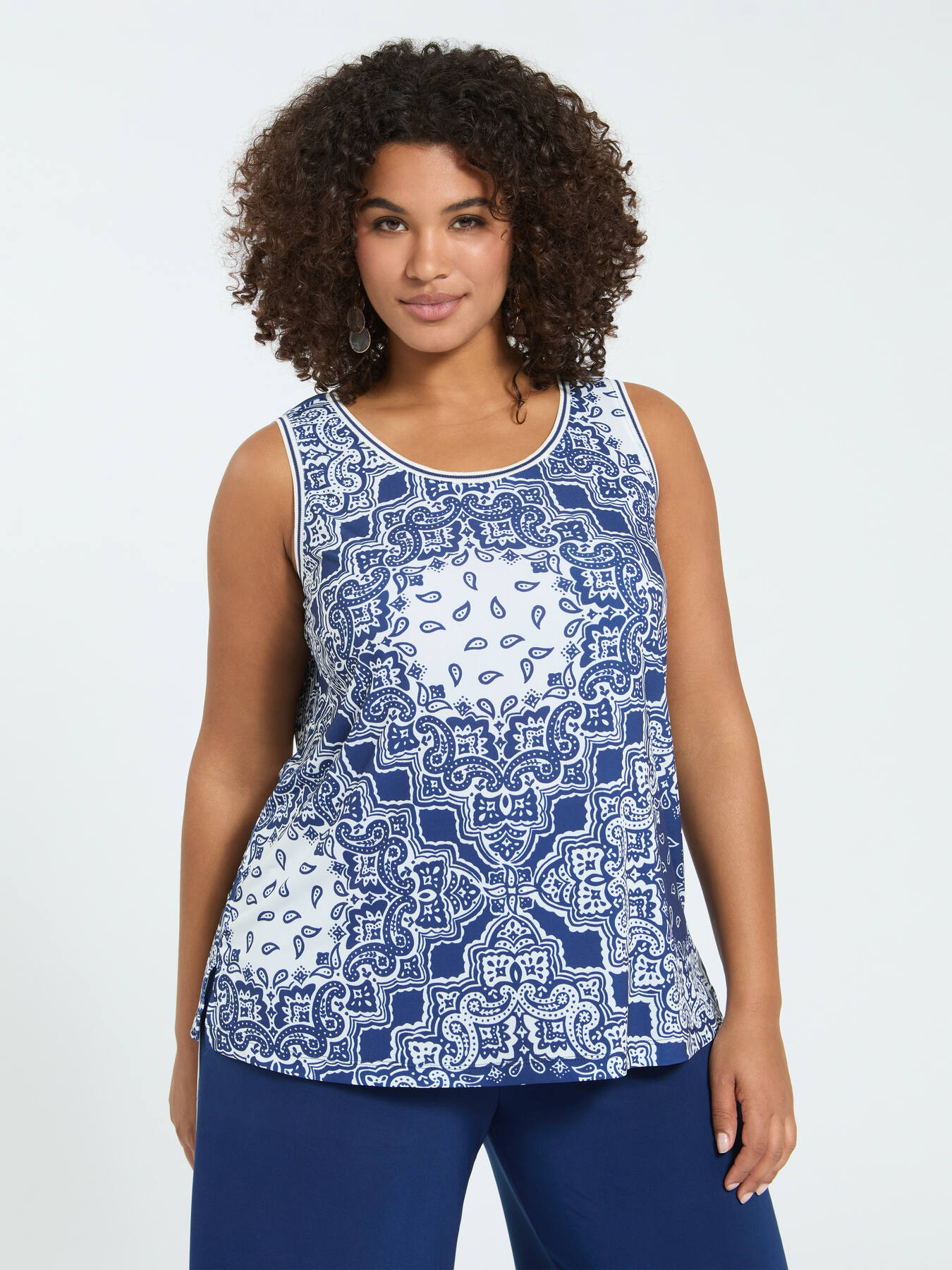 Jersey-Top mit Bandana-Print image number 1