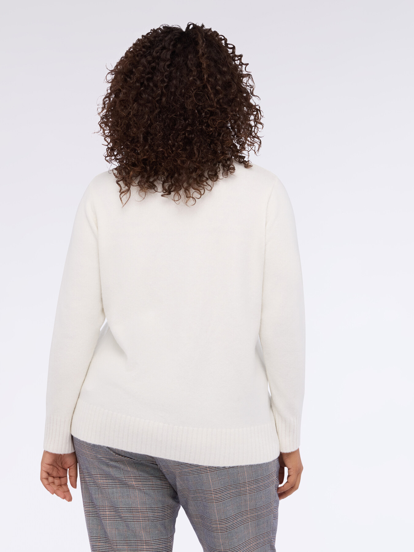 Pull ras-du-cou avec chaîne métallique image number 1