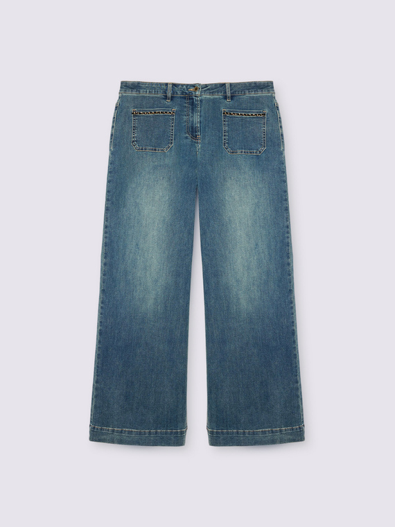 Wide leg jeans with a used effect