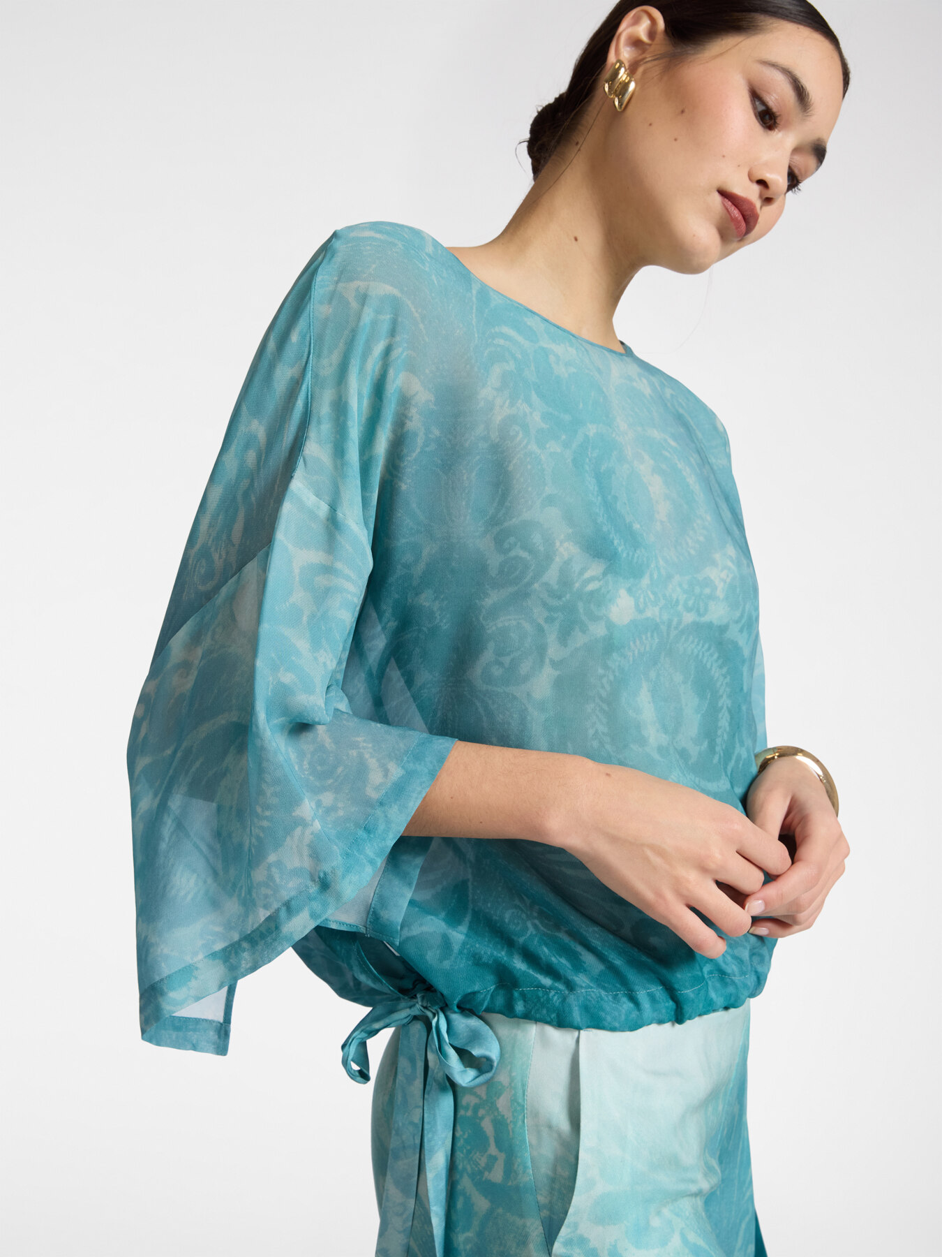 Blusa in georgette stampata image number 3