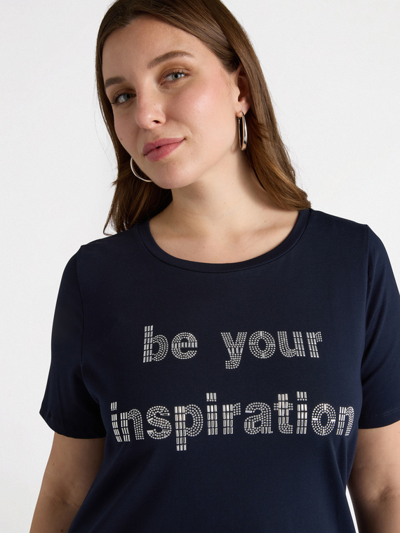 T-Shirt mit Nietenschriftzug