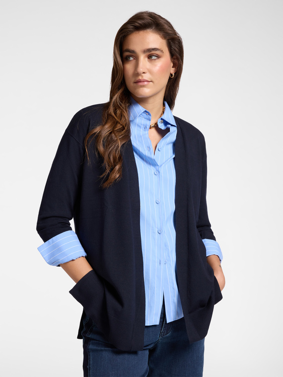 Cardigan aperto davanti
