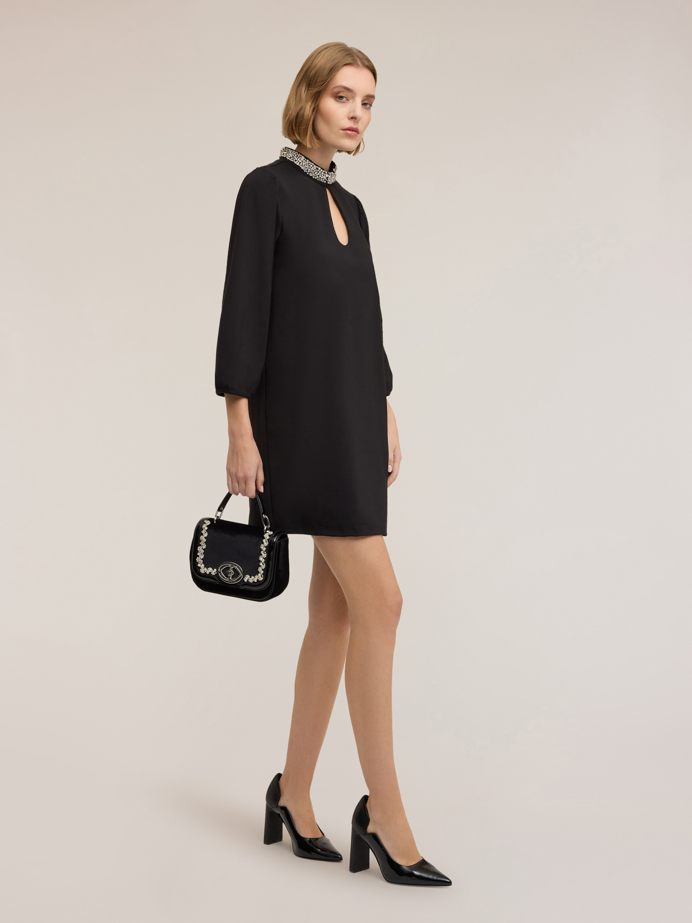 Vestito in punto milano con colletto ricamato image number 0