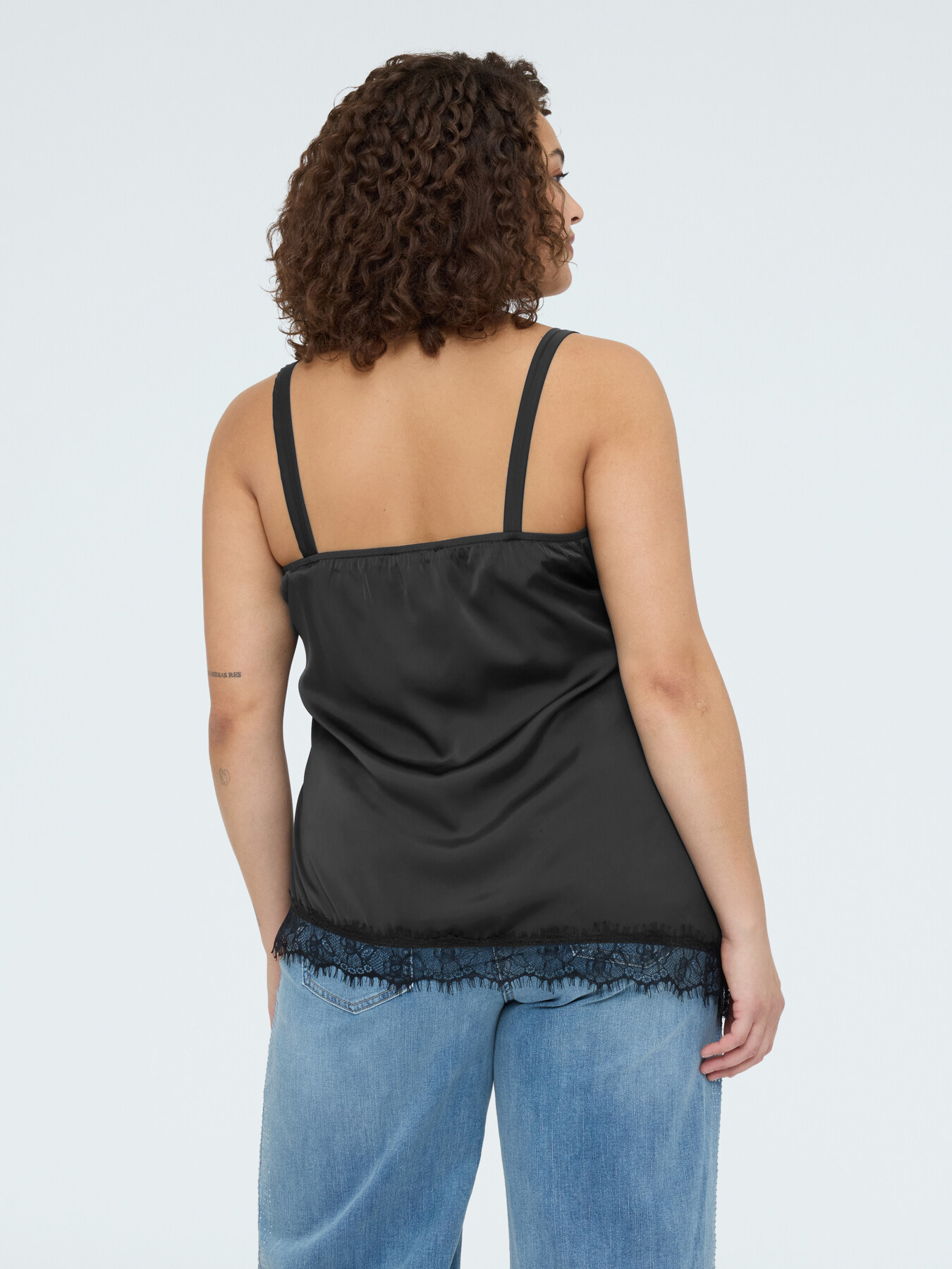 Top in raso con dettagli in pizzo image number 1