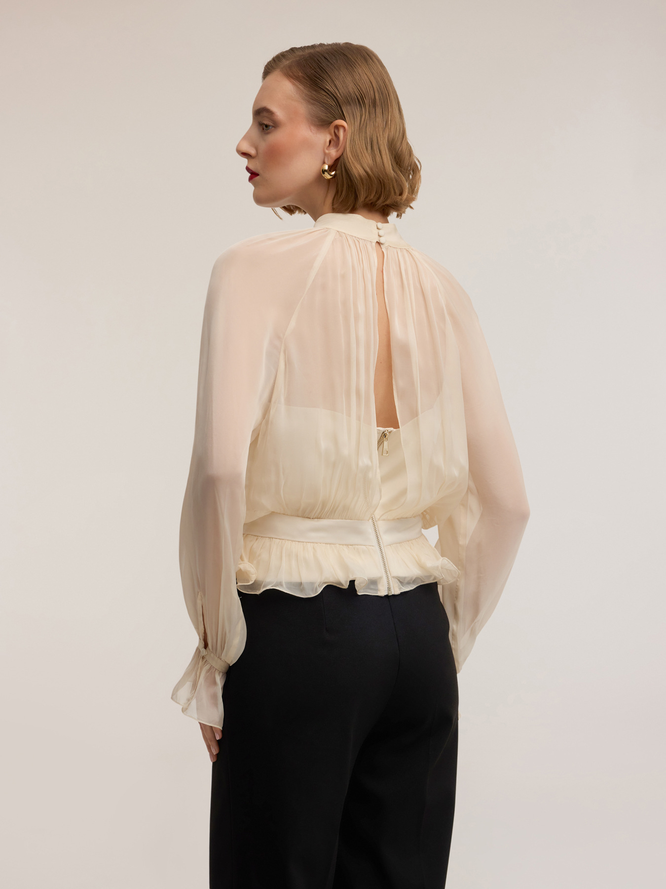 Blusa en georgette con bustier Smart Couture image number 1