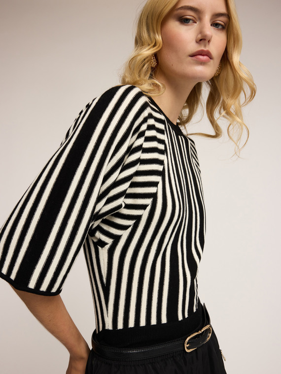 Maillot à rayures avec manches courtes