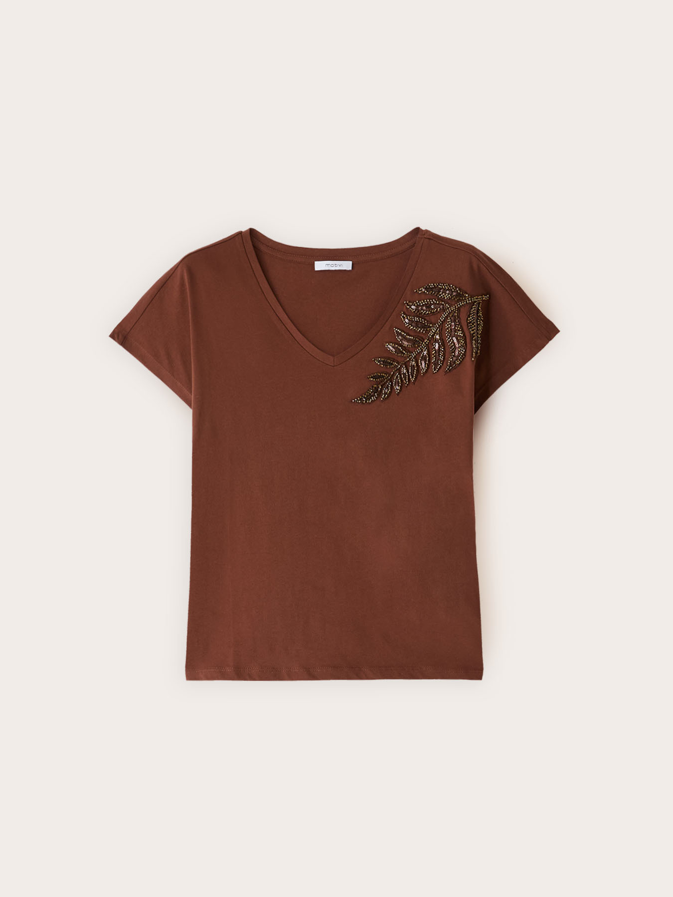 T-shirt with embroidery on the shoulder image number 4