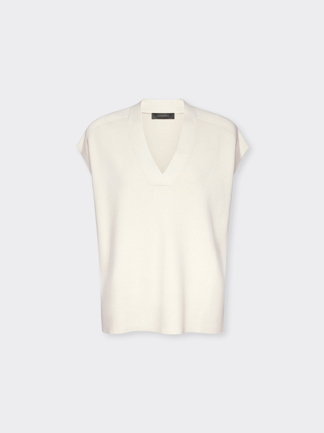 V-neck gilet image number 4