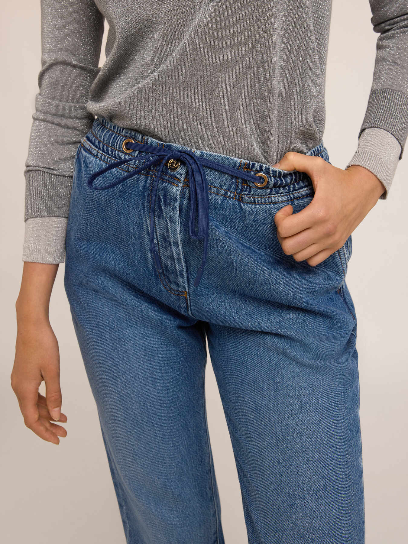 Slouchy jeans with lyocell blend image number 0