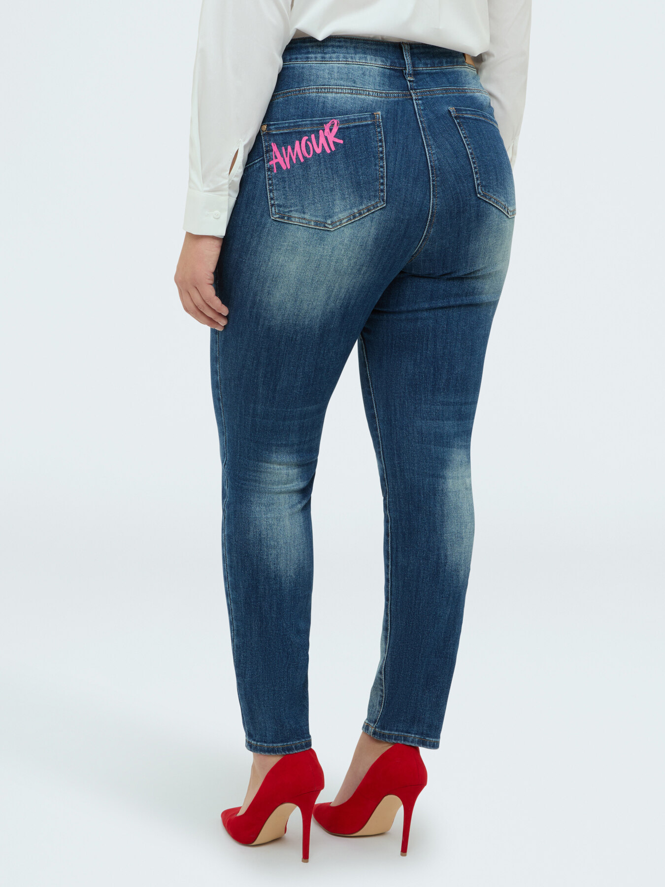 Skinny Jeans with heart and amour writing image number 2