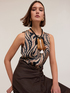 Flowing printed top with rear slit image number 3