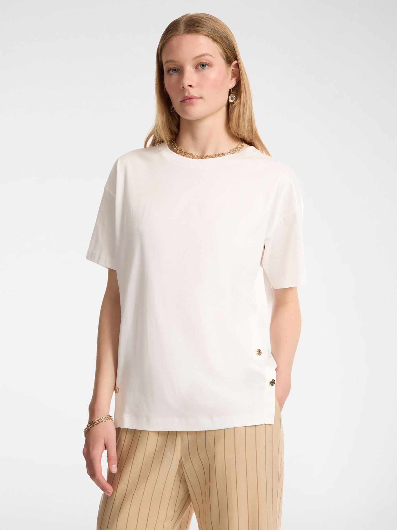T-shirt with buttons on the vents image number 0