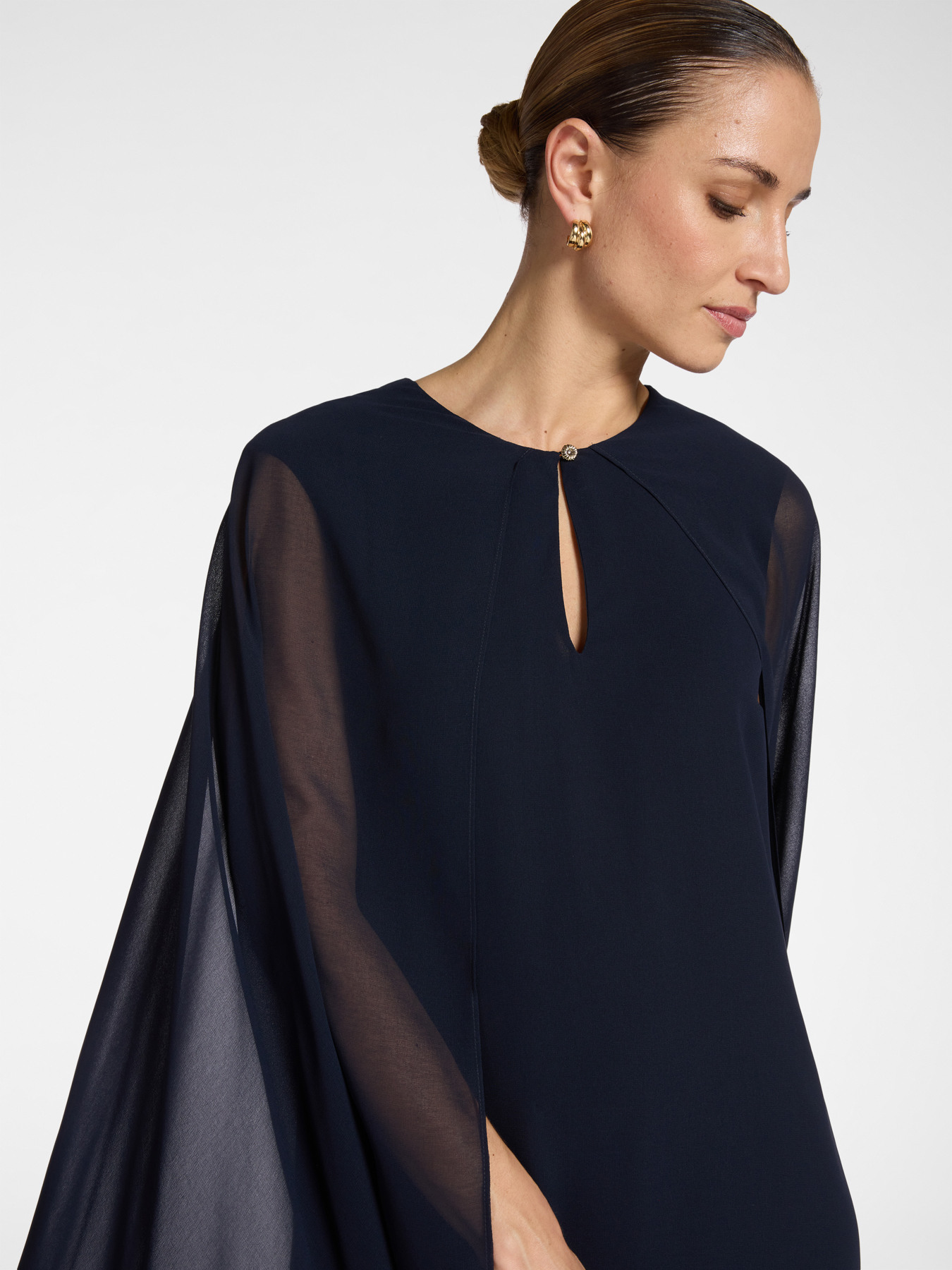 Robe superpos&eacute;e en georgette image number 3