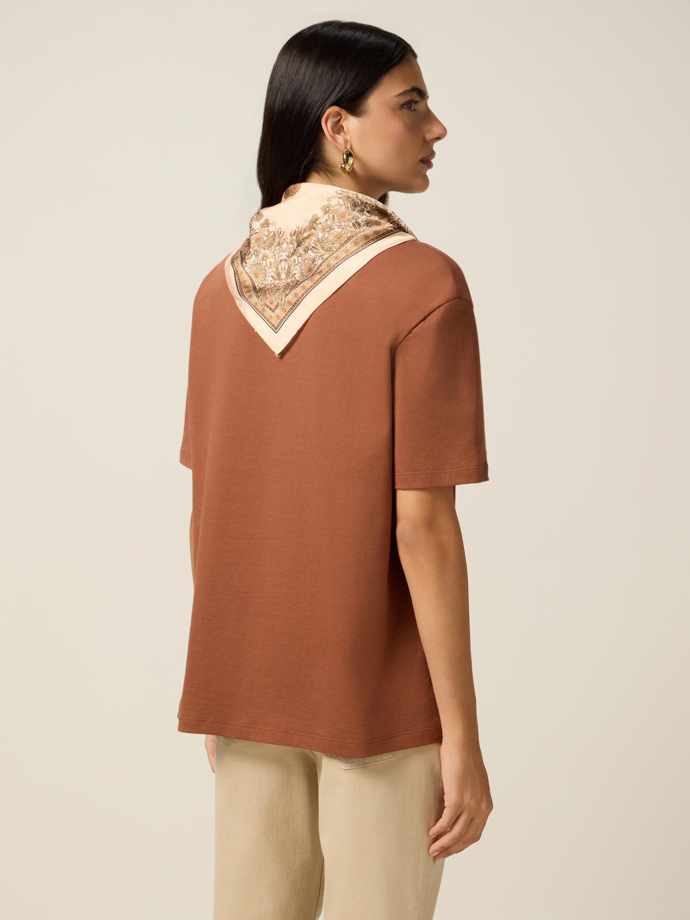 T-shirt con stampa e foulard image number 1
