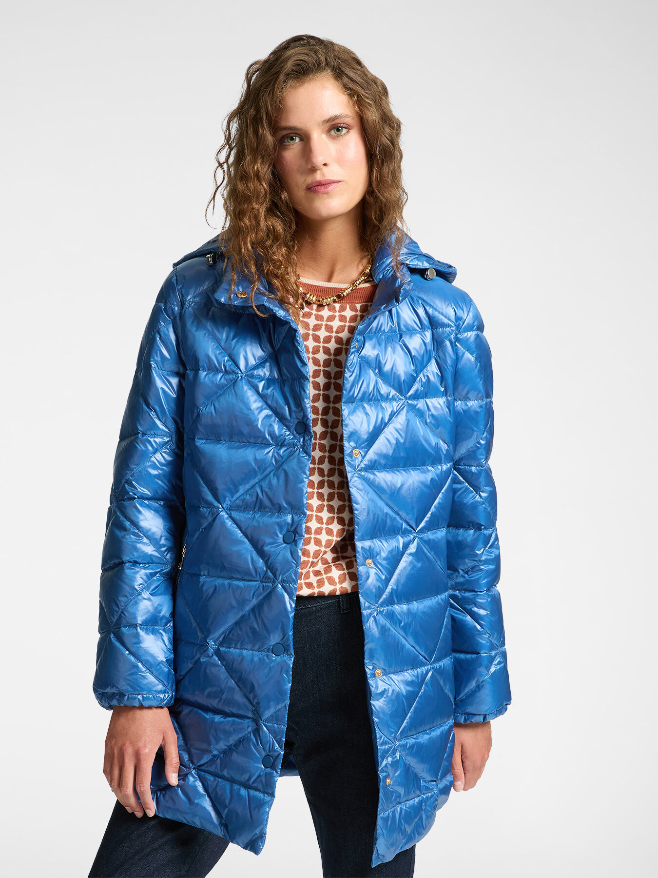 Gesteppte Daunenjacke mit Kapuze image number 0