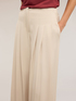 Pantalones palazzo con detalle de pliegues image number 3