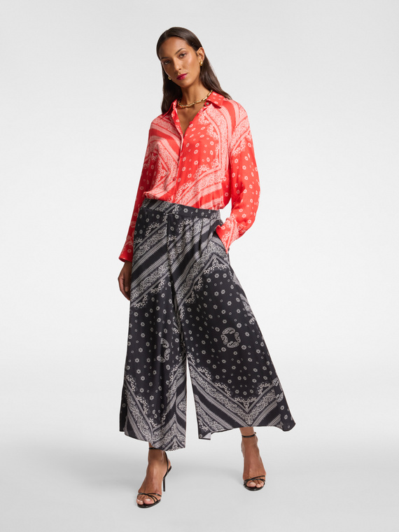 Weite Hose mit Schal-Print