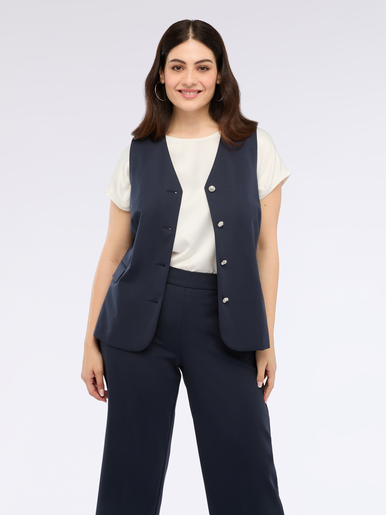 Milano stitch vest with buttons image number 1