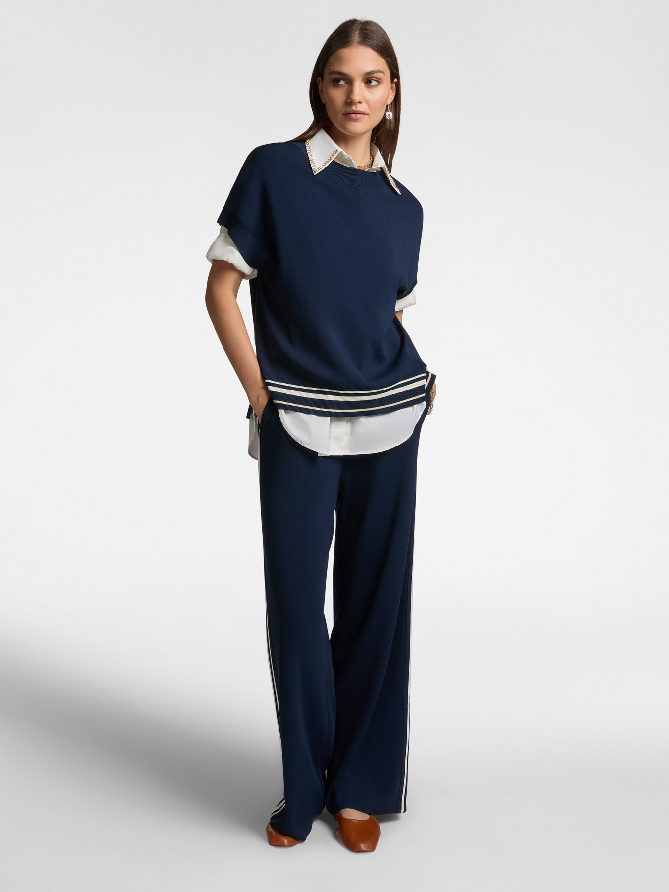 Short-sleeved sweater with striped trim image number 2