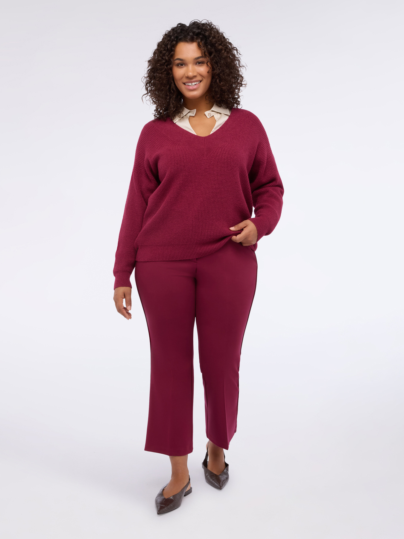 V-neck viscose blend sweater image number 3