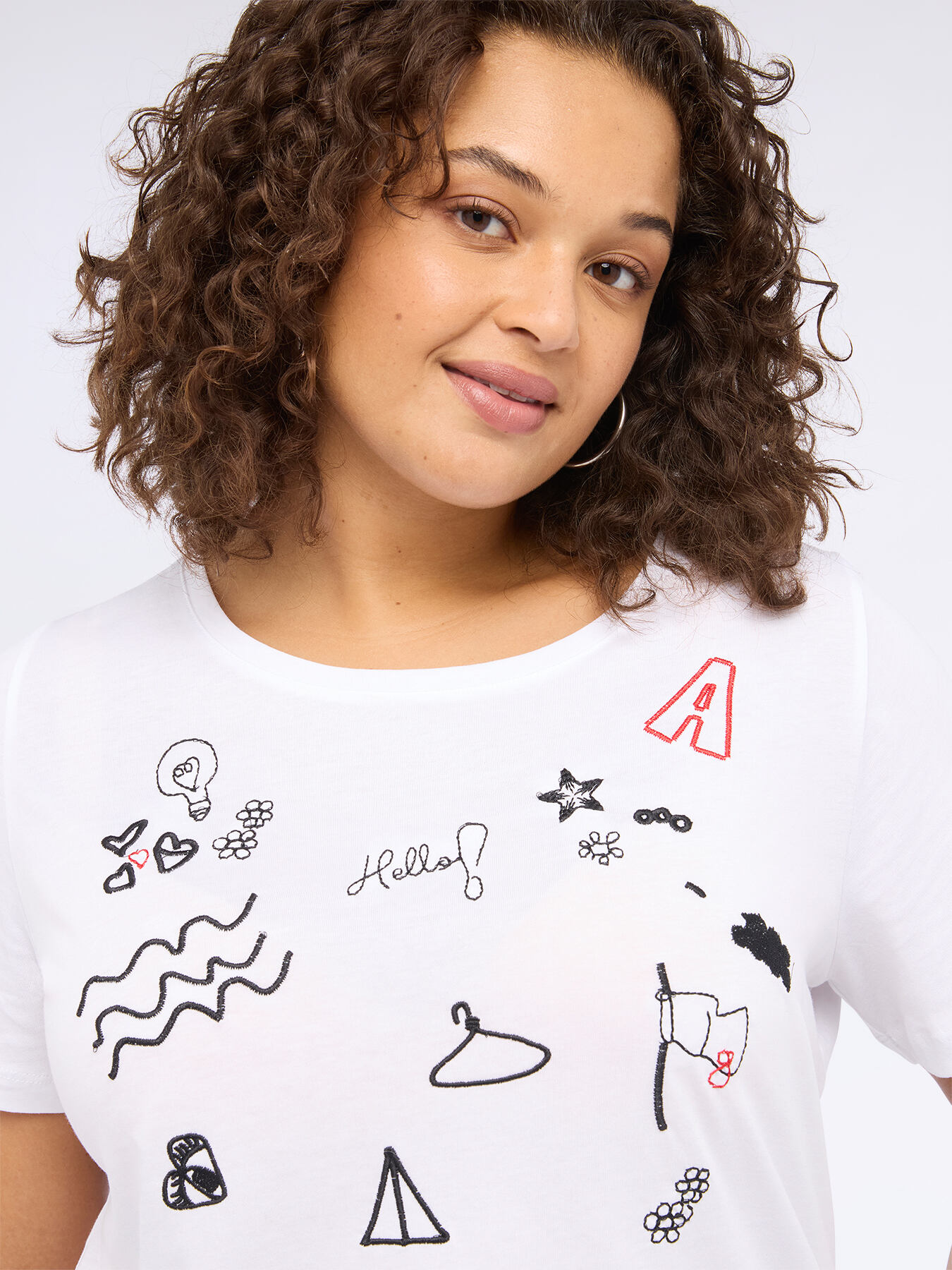 T-Shirt aus Jersey mit Stickereien und Aufschriften image number 3