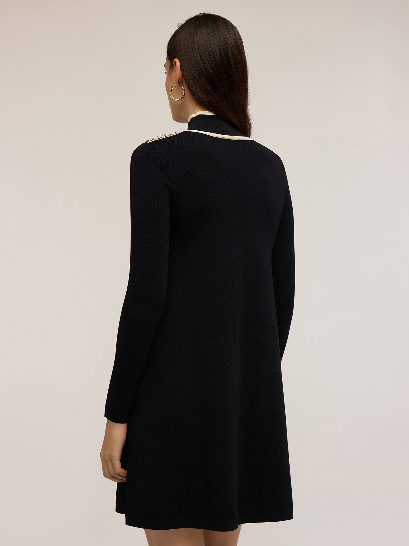 Short knit dress with contrasting color trim image number 1