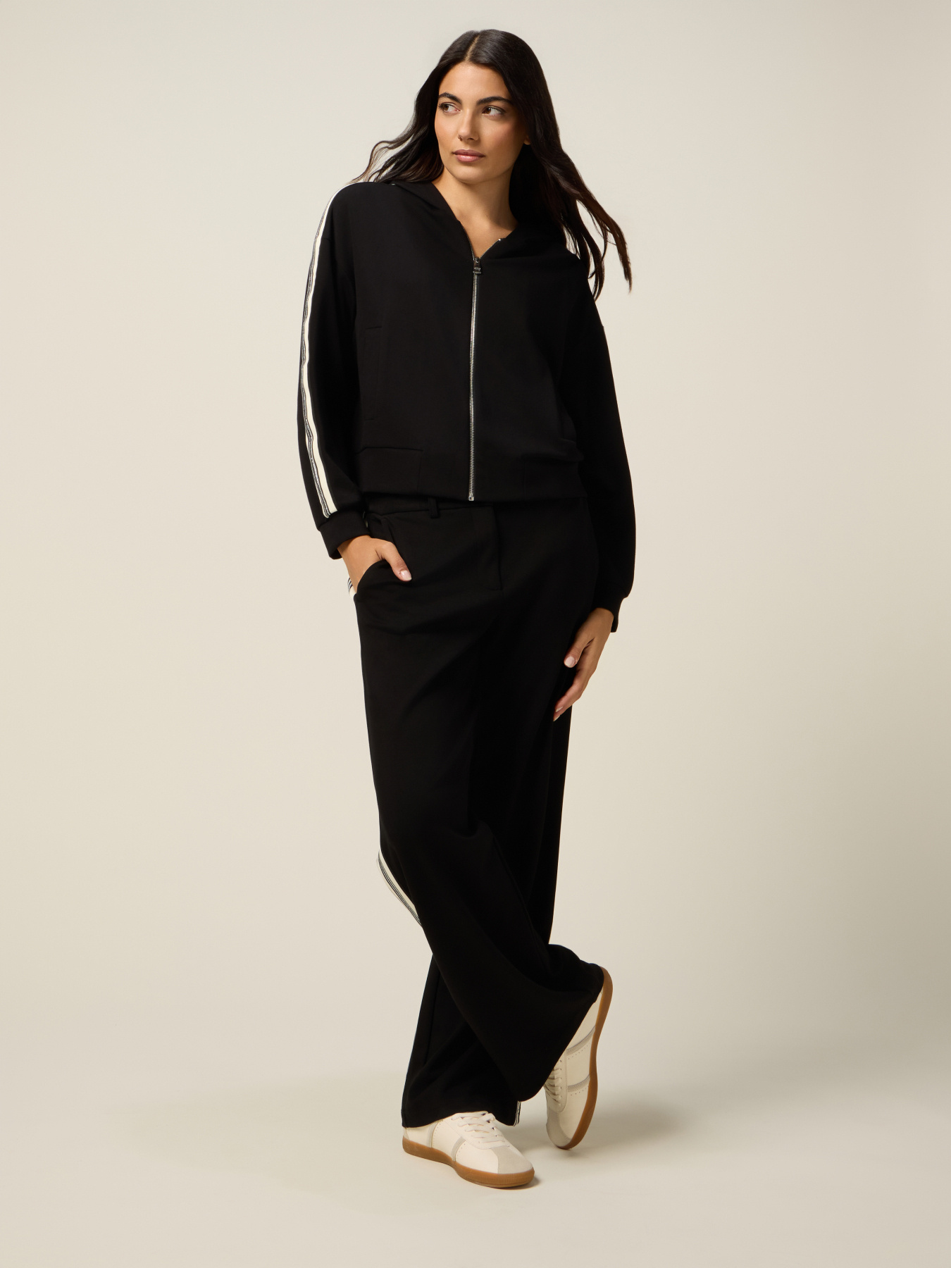 Sweat-shirt doux au toucher avec fermeture éclair et capuche image number 3